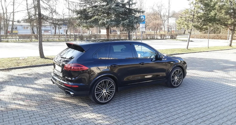 Porsche Cayenne cena 157000 przebieg: 131000, rok produkcji 2017 z Kraków małe 277